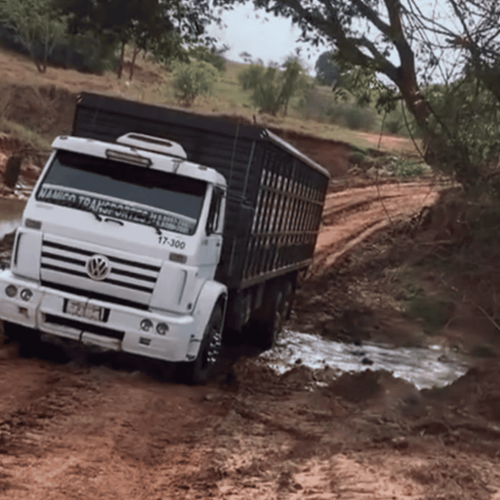 Ponte em manutenção gera transtornos para motorista em Campina Verde (MG)