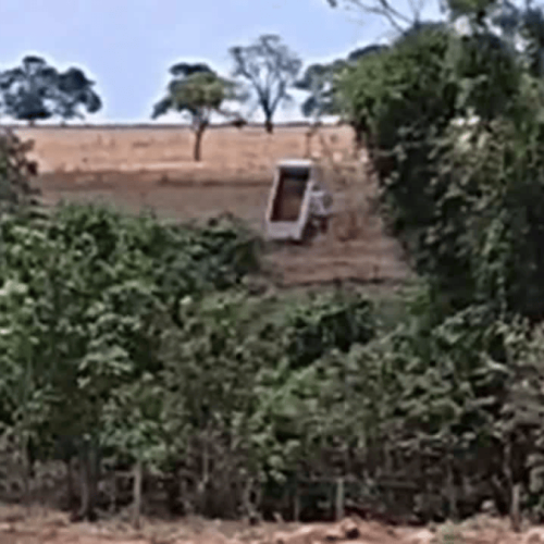 Denúncia aponta possível uso irregular de maquinário da EMMAG em propriedade rural de Ituiutaba (MG)