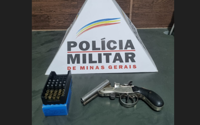 Homem é preso por porte ilegal e disparo de arma de fogo em bar no Centro de Prata MG