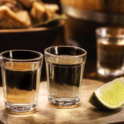 Após caso metanol, cresce mobilização por regularização da cachaça em Minas Gerais