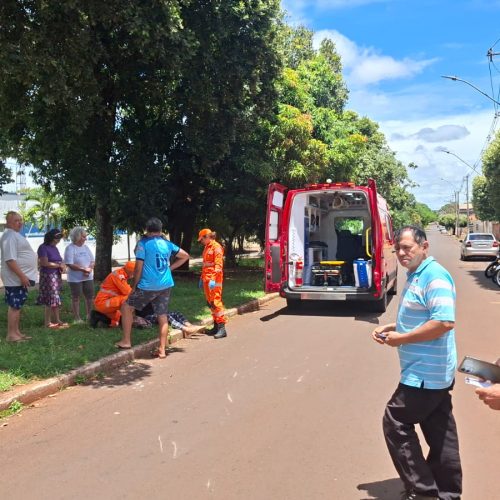 Acidente entre carro e moto deixa mulher ferida no bairro Progresso em Ituiutaba