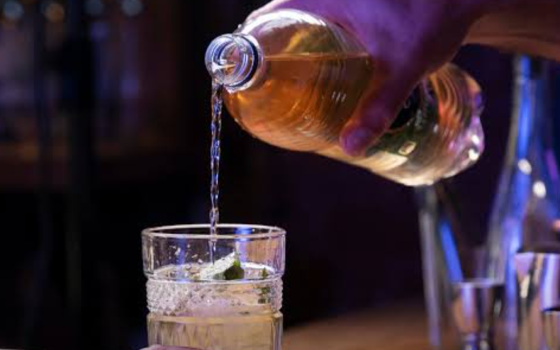 Ministério da Saúde anuncia compra de 2,5 mil doses de antídoto contra ingestão de metanol