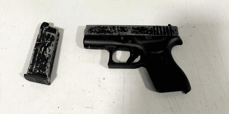 Polícia Militar Apreende Simulacro de Arma de Fogo em Festa no Bairro Pirapitinga, em Ituiutaba