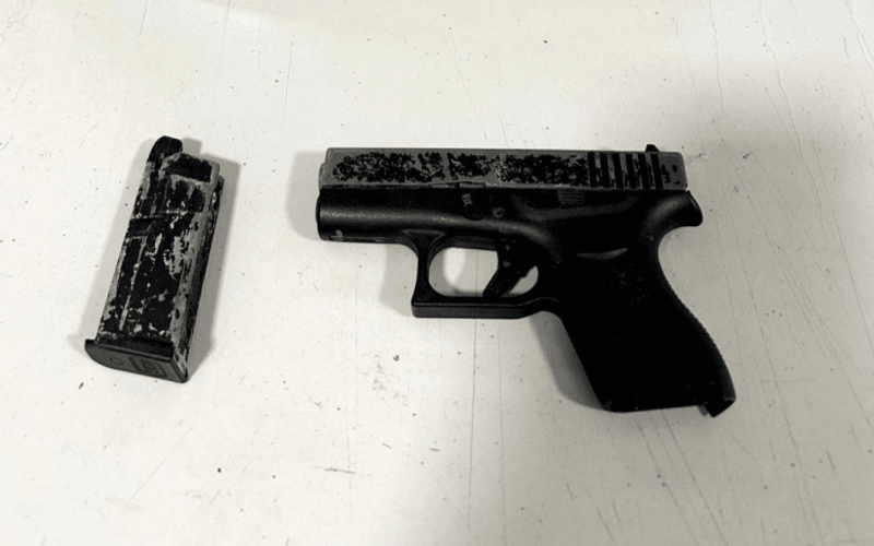 Polícia Militar Apreende Simulacro de Arma de Fogo em Festa no Bairro Pirapitinga, em Ituiutaba