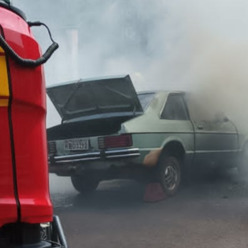 Incêndio em veículo é registrado no Centro de Ituiutaba