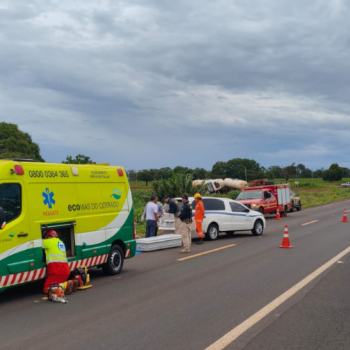 GRAVE ACIDENTE NA BR-365, PRÓXIMO A SANTA VITÓRIA MG, DEIXA 3 MORTOS