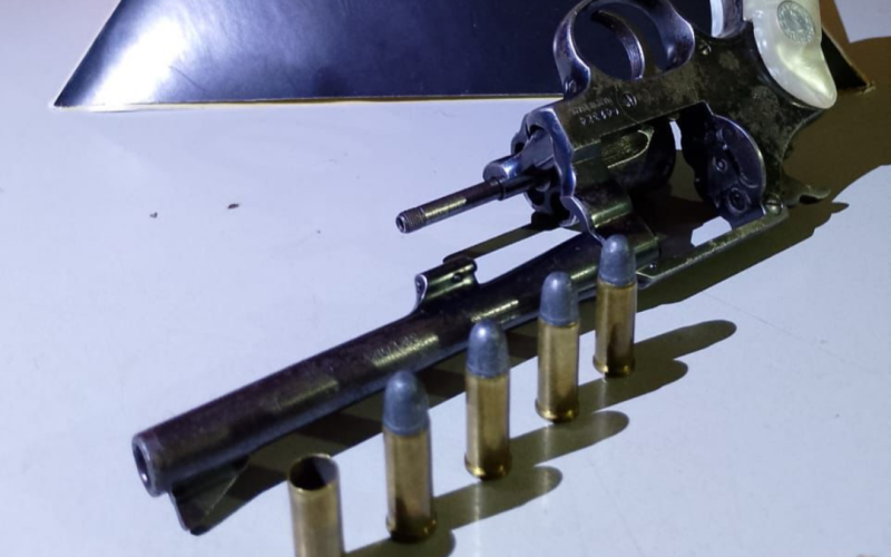 Polícia Militar apreende arma de fogo após disparo em via pública no Jardim do Rosário, em Ituiutaba