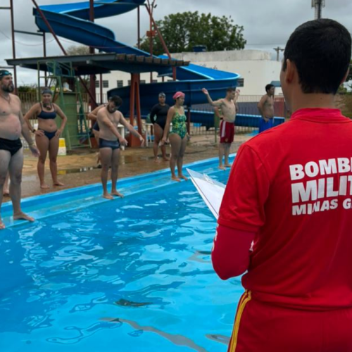 Bombeiros capacitam guardas-vidas civis em Ituiutaba com curso de qualificação aquática
