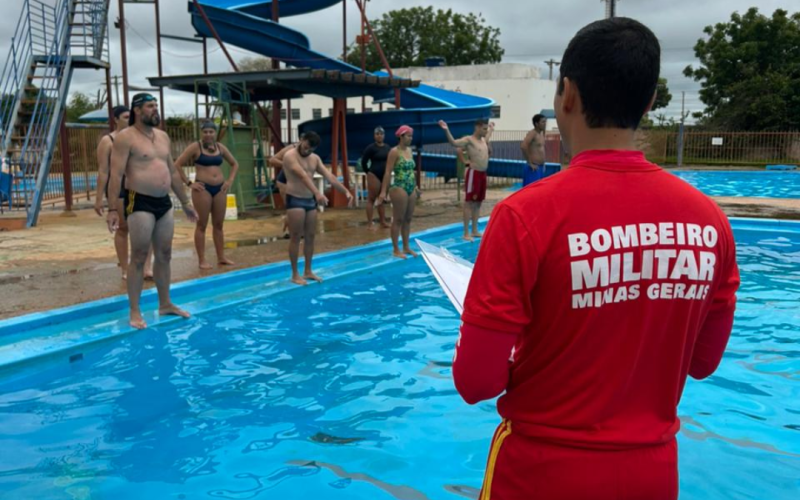 Bombeiros capacitam guardas-vidas civis em Ituiutaba com curso de qualificação aquática