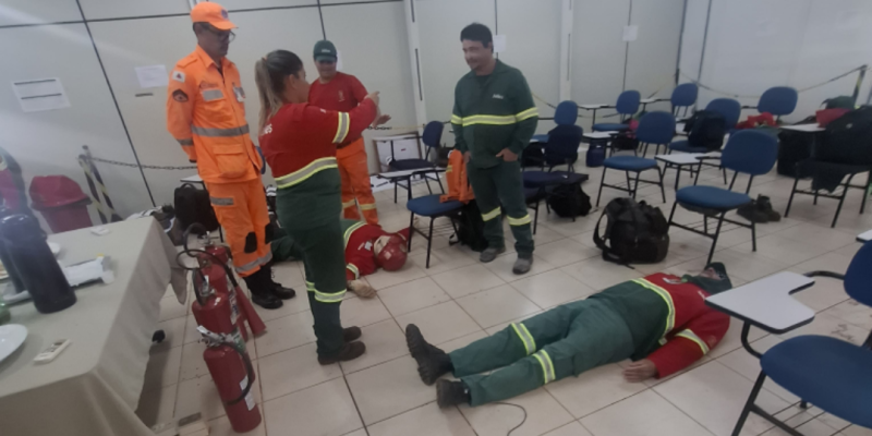 Bombeiros de Ituiutaba promovem treinamento de brigada orgânica em usina de Santa Vitória