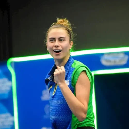 Takahashi bate australiana em estreia no Europe Smash de tênis de mesa