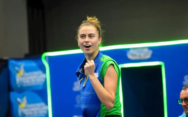 Takahashi bate australiana em estreia no Europe Smash de tênis de mesa