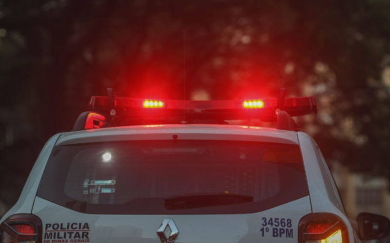 Polícia Militar cumpre mandado de prisão e prende jovem de 19 anos no bairro Canaã, em Ituiutaba